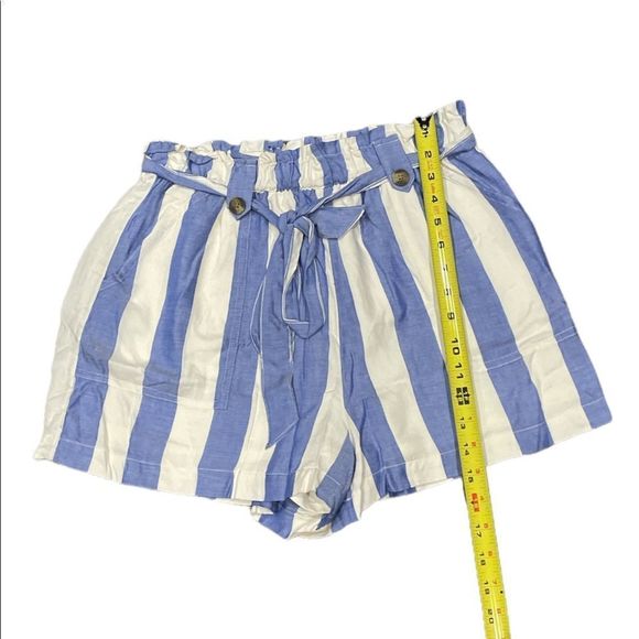 American eagle outfitters women short size Medium - Picture 3 of 4